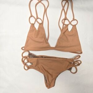 Acacia Swimwear Bikini Medium Top, Small Botto.